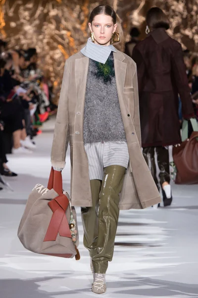 Look 7